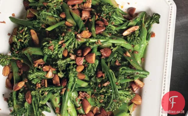 Broccolini con Paprika Affumicata, Mandorle e Aglio