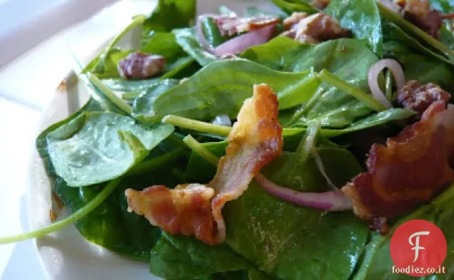 Insalata di spinaci con Pancetta croccante e noci tostate