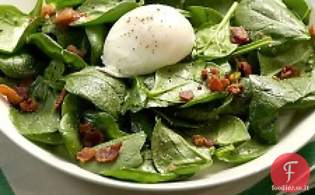 Insalata di spinaci con uova in camicia