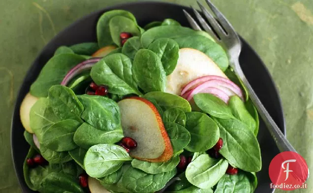 Insalata di spinaci con pere e melograno