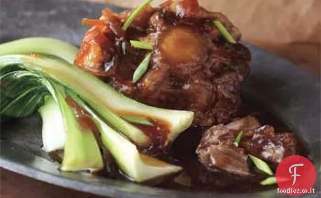 Oxtails brasati con anice stellato e verdure cinesi