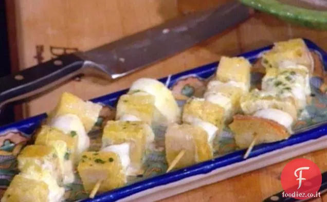 Spiedini di Mozzarella con Salsa di Acciughe (Spiedini di Mozzarella)