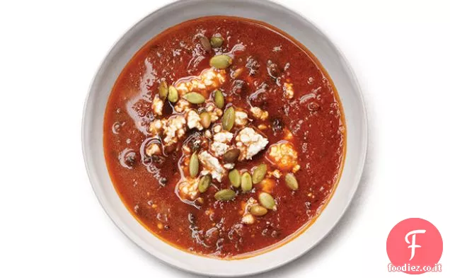 Zuppa di fagioli neri con peperoncini Poblano arrostiti