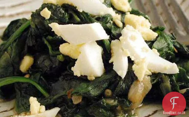 Spinaci saltati con uovo tritato