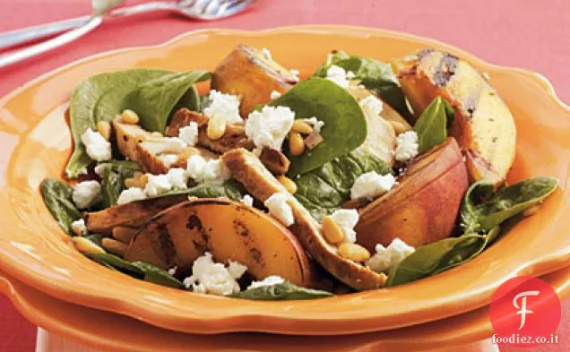Pollo alla griglia e insalata di spinaci alla pesca con vinaigrette di sherry