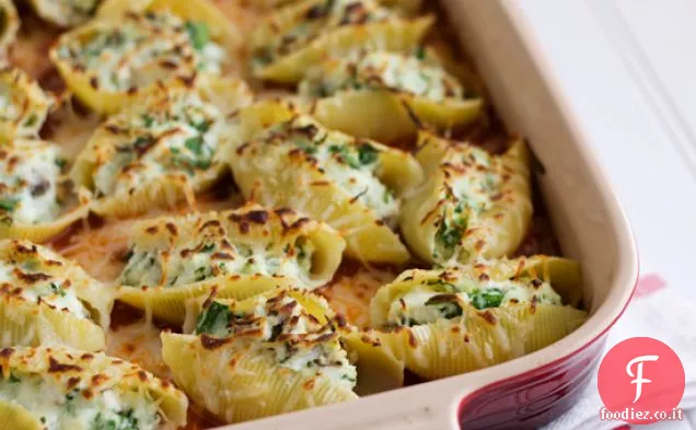 Conchiglie ripiene di spinaci, funghi e ricotta