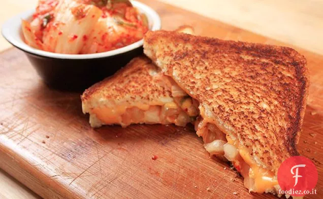 Formaggio grigliato con Kimchi