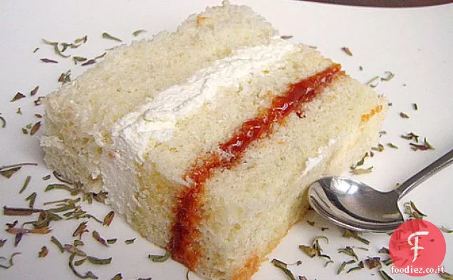 Issopo e rosa torta a strati di spugna