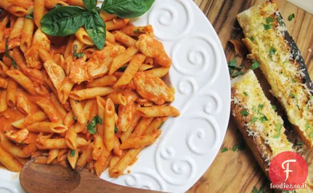 Pollo e penne in salsa di crema di vodka