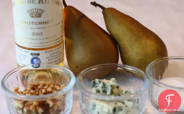 Francese in un lampo: Roquefort e pere arrosto ripiene di noci con sciroppo di Sauternes