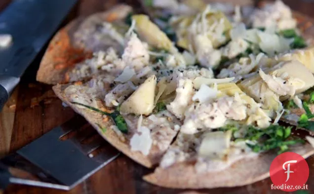 Crosta sottile Spinaci, pollo e carciofo Pizza
