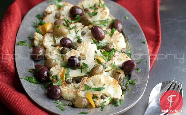Cavolfiore arrosto con olive ed erbe aromatiche / Una calda accoglienza