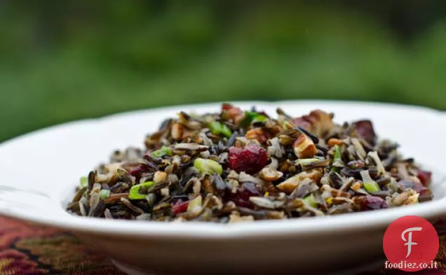 Insalata di riso selvatico con mirtilli e noci pecan