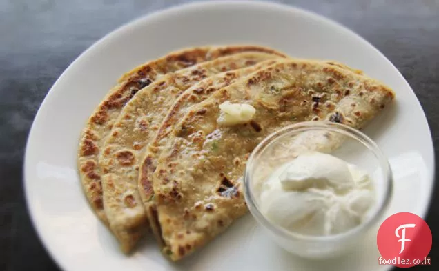 Aloo Paratha (pane di patate indiano)