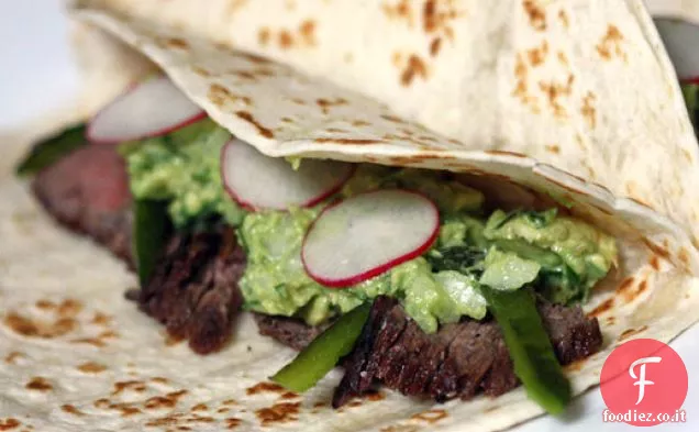 Bistecca alla griglia con guacamole e Rajas