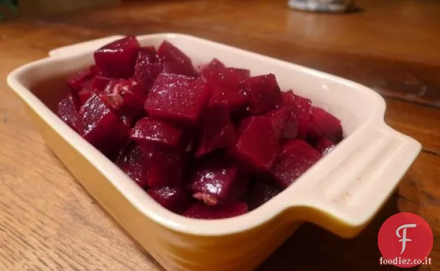 L'arte di mangiare Insalata di barbabietole con acciughe
