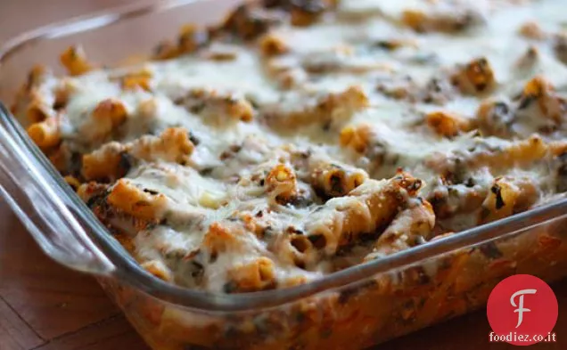 Ziti al forno a basso contenuto di grassi con spinaci