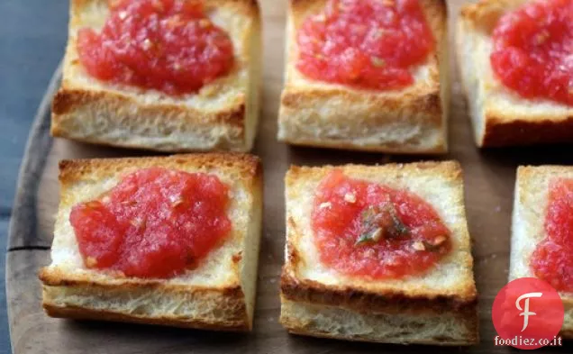 Pan con Tomate (Pane tostato alla spagnola con pomodoro)