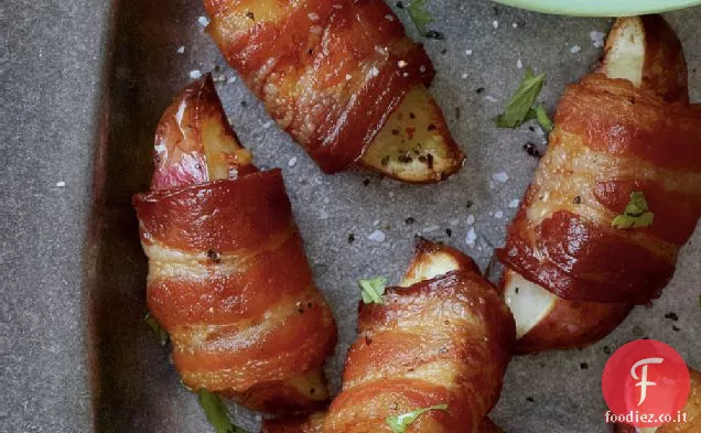 Patate al bacon con salsa Queso Blanco