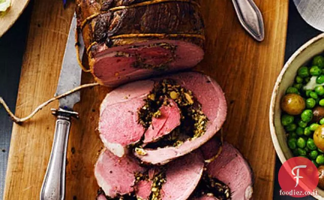 Coscia d'Agnello Arrosto con Pesto di Mandorle e Menta