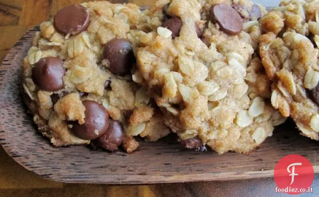 Biscotti al cioccolato con fiocchi d'avena vegani