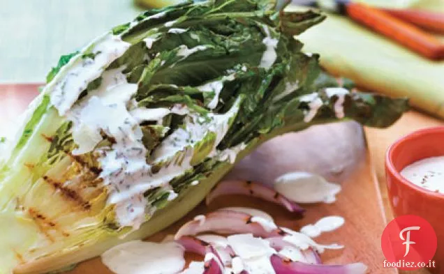Insalata Romaine alla griglia con condimento al latticello-Erba cipollina