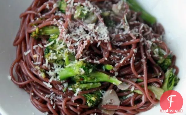 Cena stasera: Spaghetti al vino rosso con broccoli