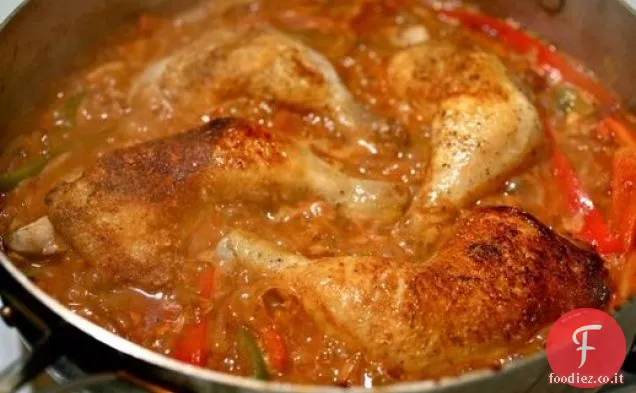 Facile padella di pollo brasato con peperoni e Paprika