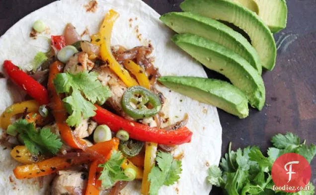 Padella di pollo Fajitas con Avocado