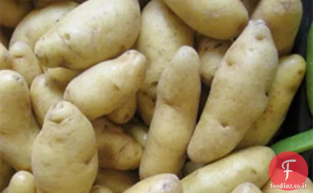 Cena stasera: Insalata di patate Fingerling con Cile verde-Salsa di coriandolo