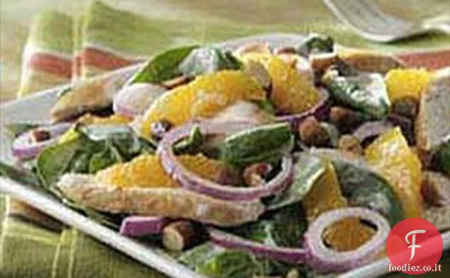 Insalata di agrumi e spinaci con pollo e mandorle affumicate