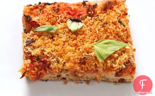 Pizza Easy Pan con pomodori secchi, cipolle caramellate, olive e pangrattato (Vegan)