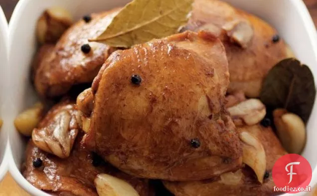 Pollo classico Adobo da ' Il libro di cucina Adobo strada