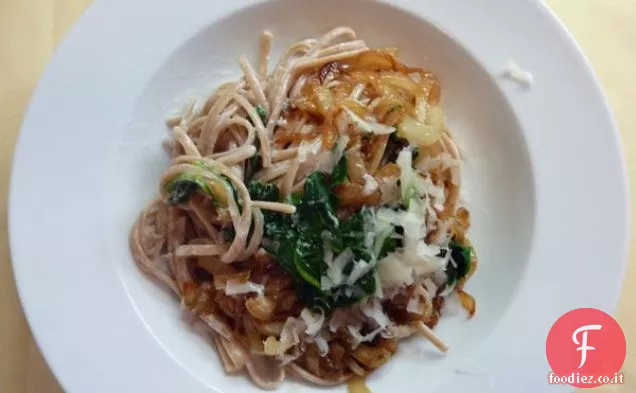 Pasta con Yogurt, Spinaci e Cipolle dolci