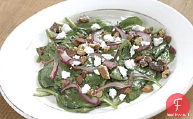 Insalata calda di spinaci con pancetta, noci e formaggio di capra
