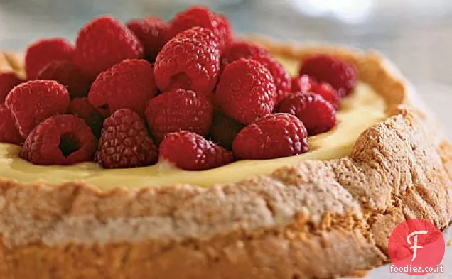 Torta di mandorle al limone con ripieno di cagliata al limone