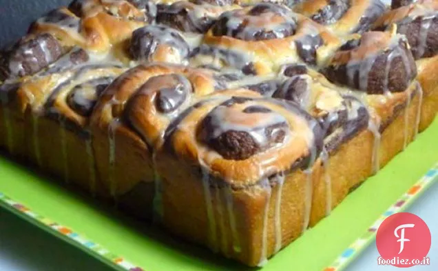 Cottura del pane: panini dolci in bianco e nero
