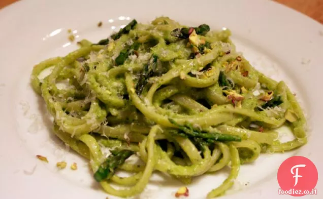 Cena di stasera: Pesto di Asparagi al Pistacchio su Linguine