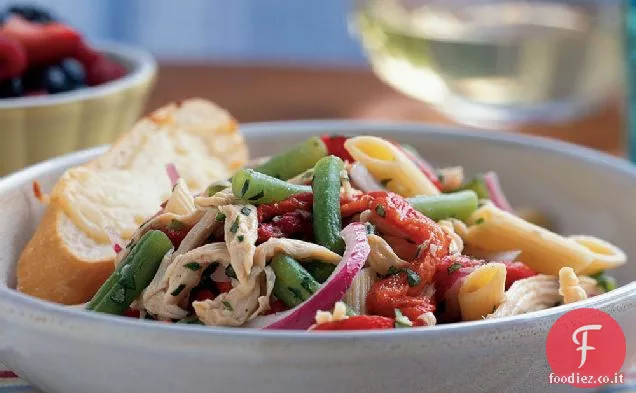 Insalata di Penne di pollo con fagiolini