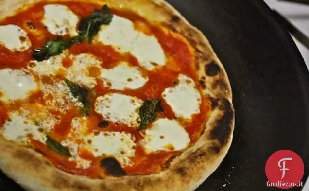 Pizza napoletana senza hacker per una cucina di casa