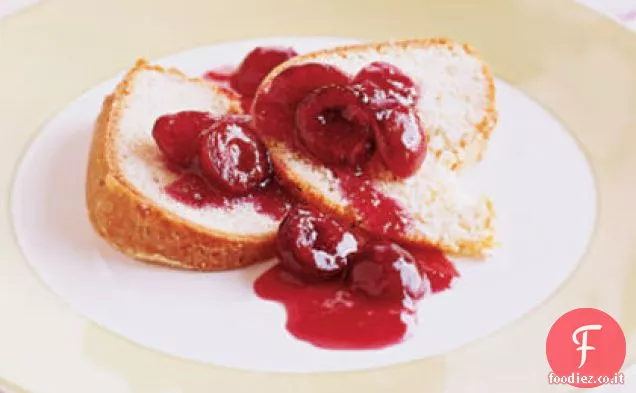 Torta al limone con composta di ciliegie