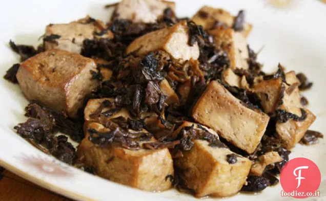 Tofu con verdure essiccate e in salamoia