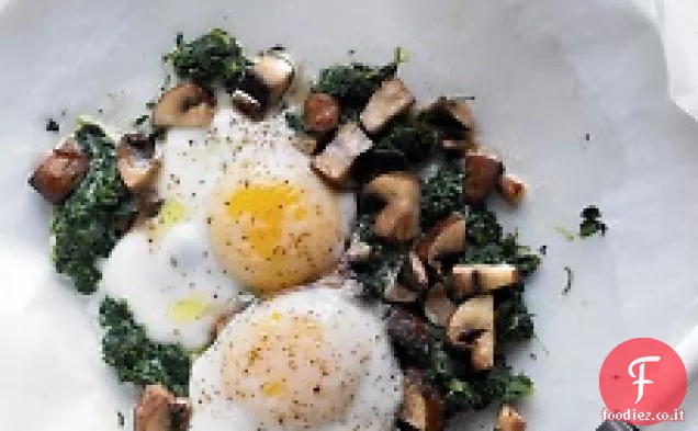 Uova con funghi e spinaci