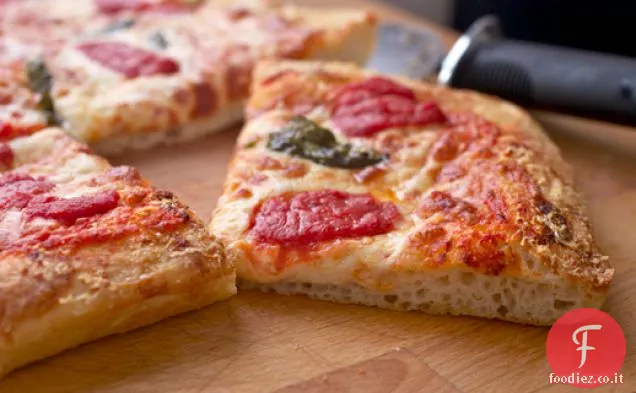 Facile No-Roll, No-Stretch in stile siciliano Pizza quadrata a casa