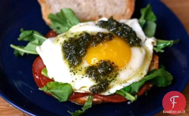 Cena stasera: Panino Chorizo Colazione con pesto di salvia