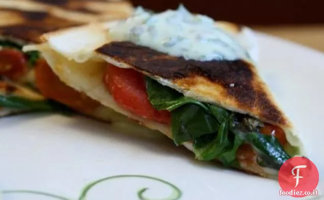 Mangia per otto dollari: Quesadillas di pomodoro arrosto con crema di coriandolo