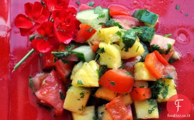 Ananas pepe rosso e insalata di cetrioli