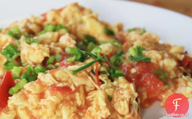 Uova e pomodori saltati in padella cinesi