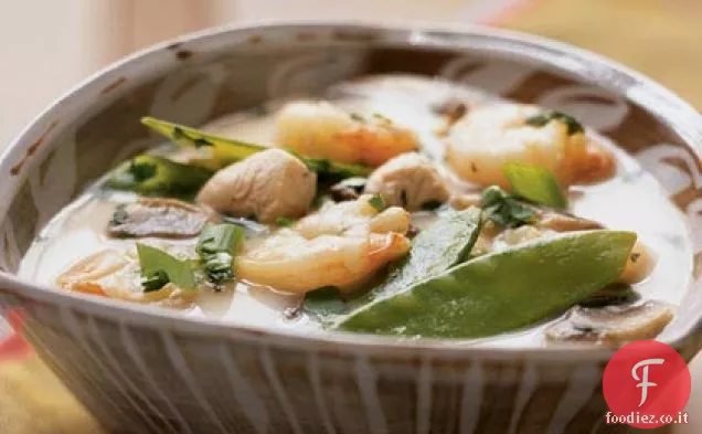 Thai gamberetti e zuppa di pollo