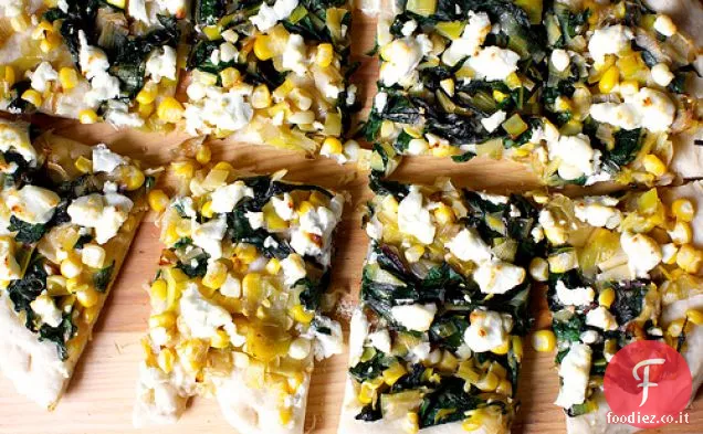 Focaccia di porri, mais e bietole con formaggio di capra